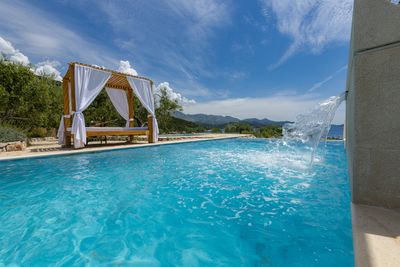 Amazing Luxury Beachfront Villa with Heated Pools Dubrovnik Riviera